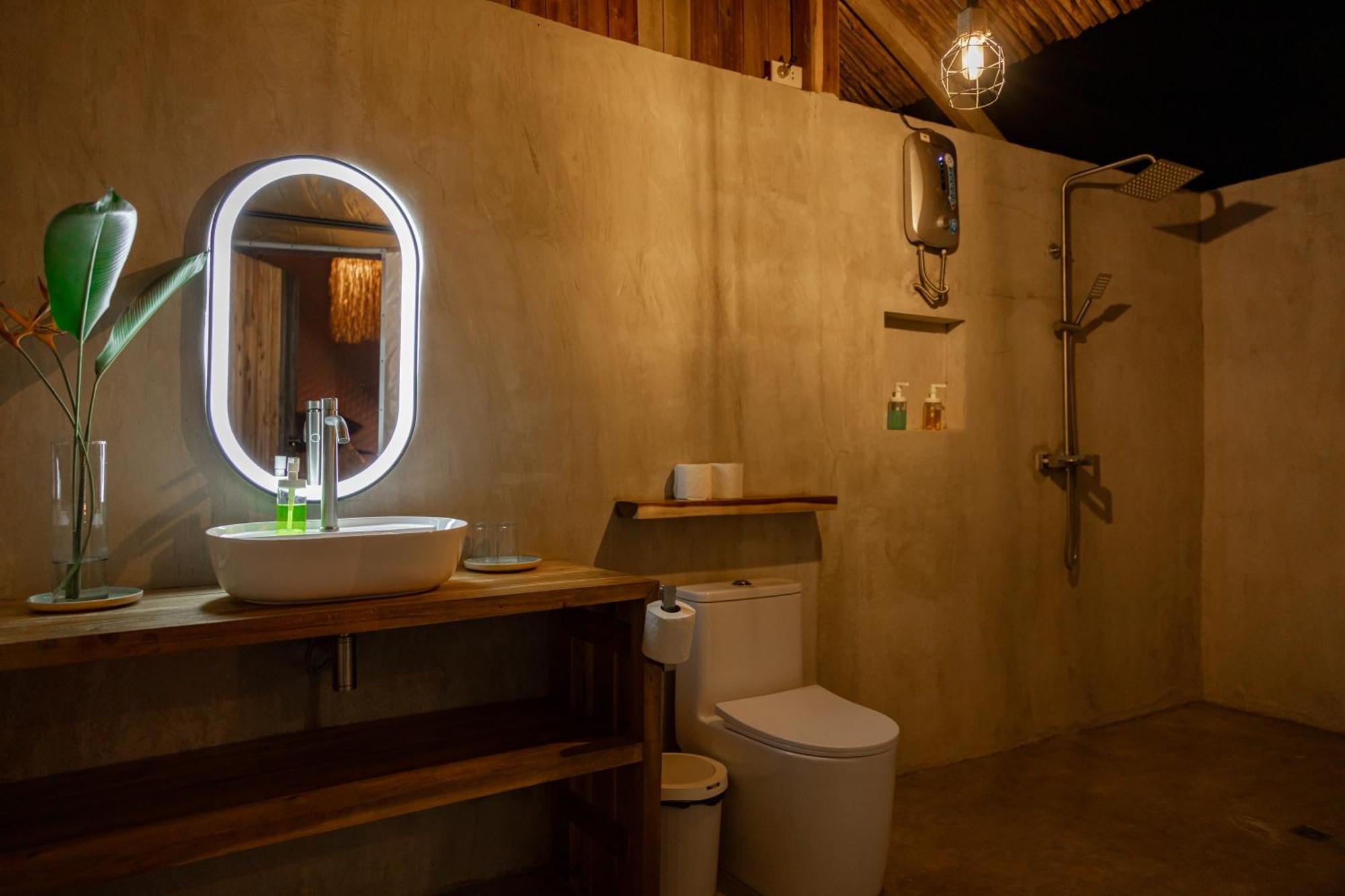 Luxury tent Domes And Dreams Lio Glamping