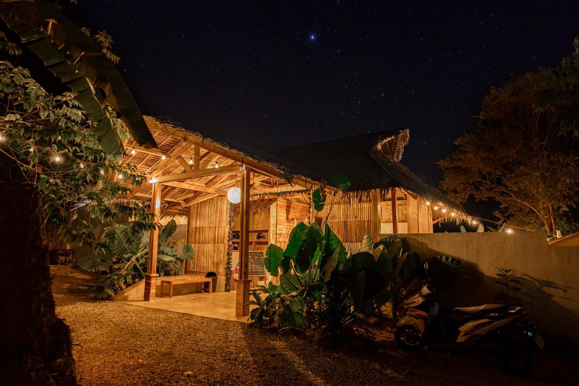 Luxury tent Domes And Dreams Lio Glamping El Nido