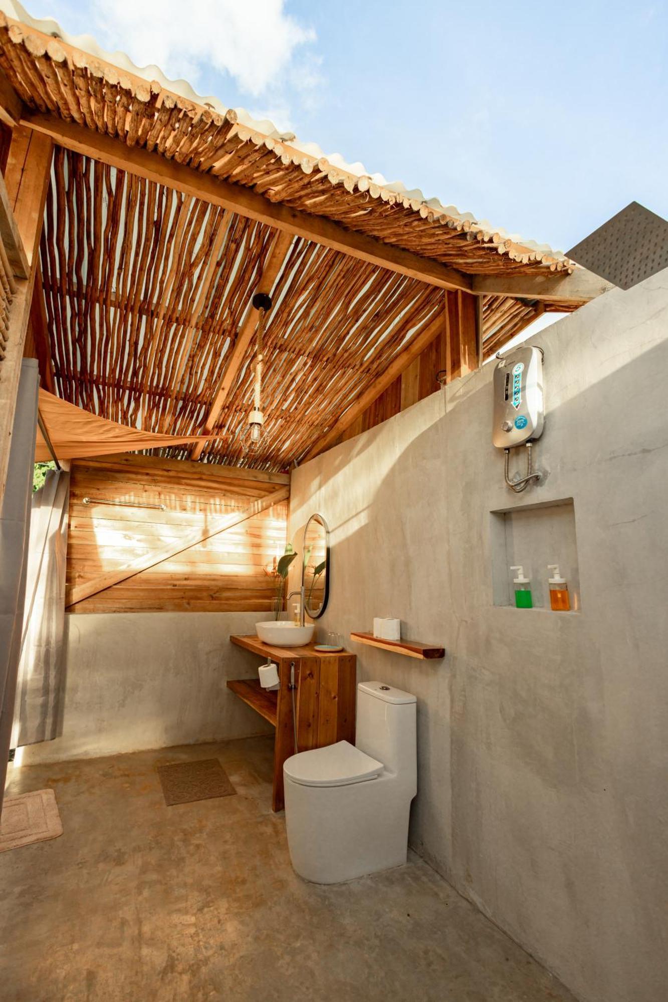 Domes And Dreams Lio Glamping Luxury tent *