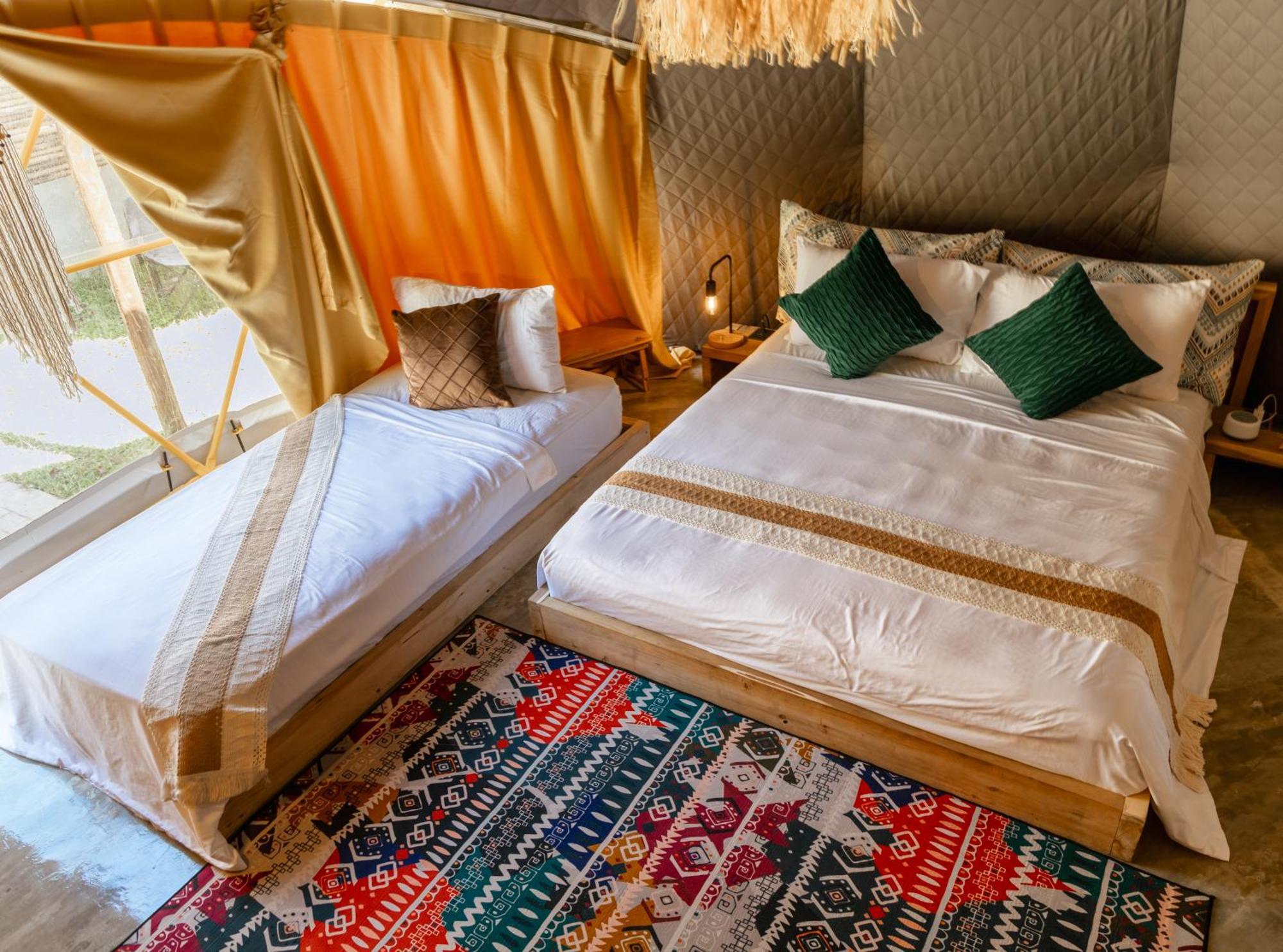Luxury tent Domes And Dreams Lio Glamping